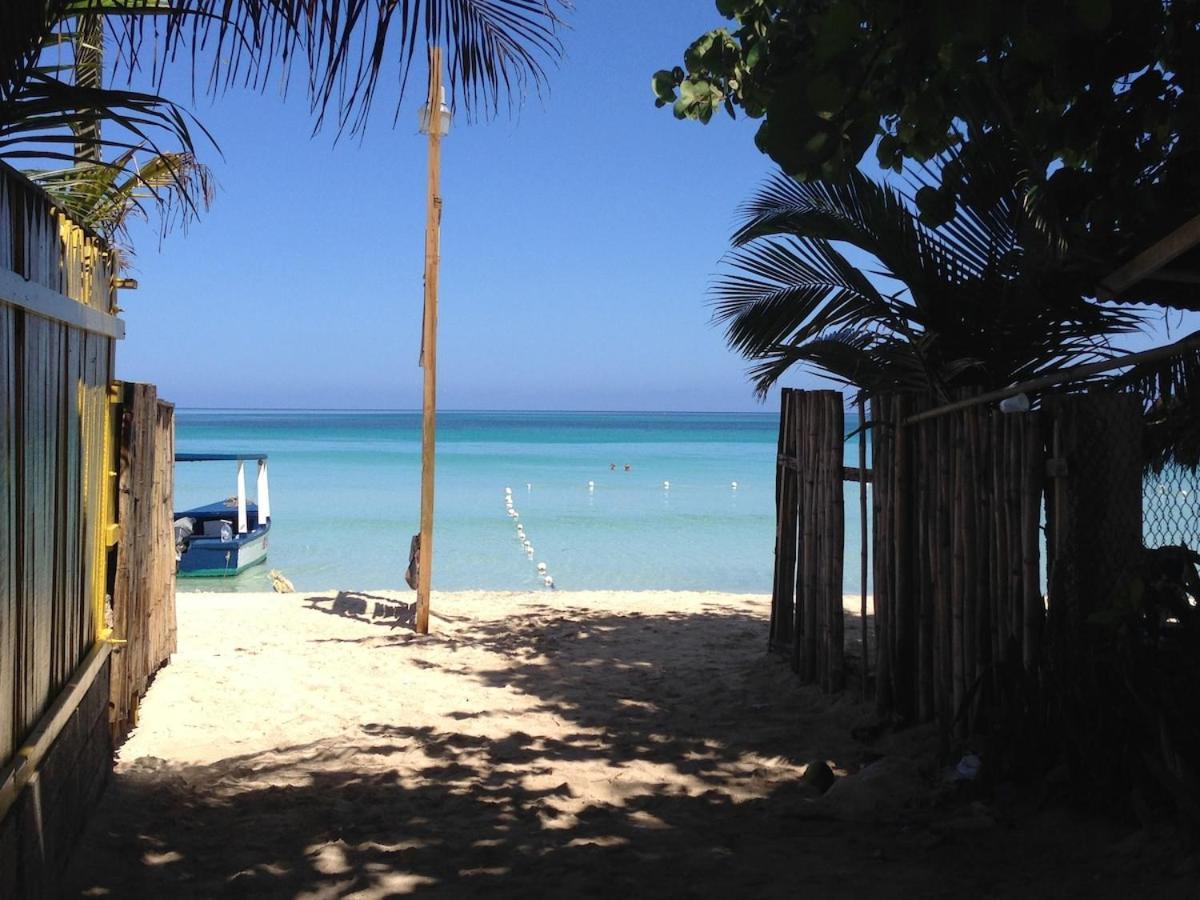 R&V Villa Negril Exterior foto
